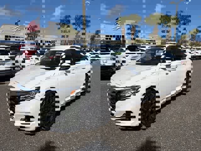 Used 2021 Honda Accord Touring image 2