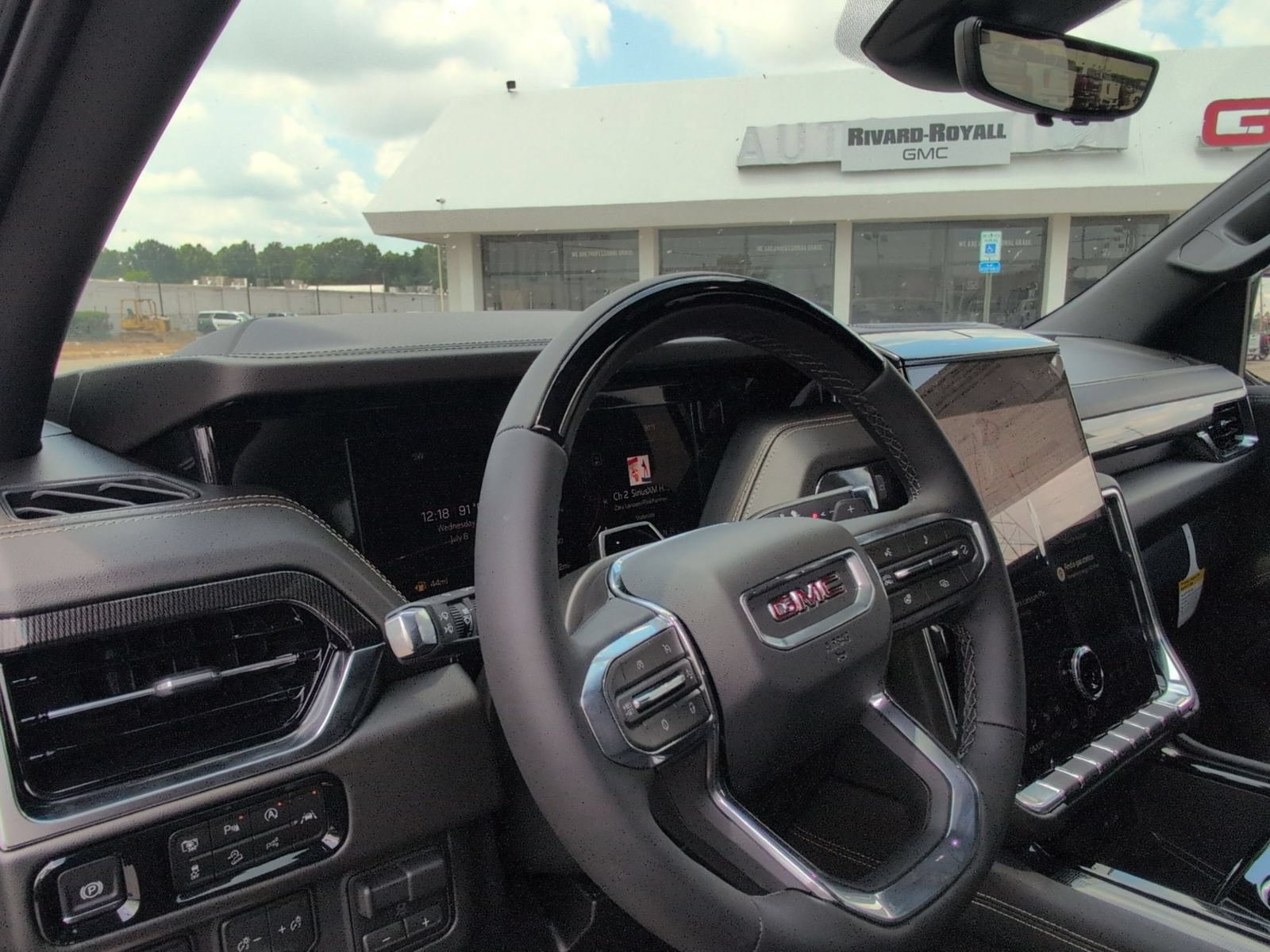 New 2026 GMC Yukon XL Elevation w/ Elevation Premium Package AWD/4WD image 11