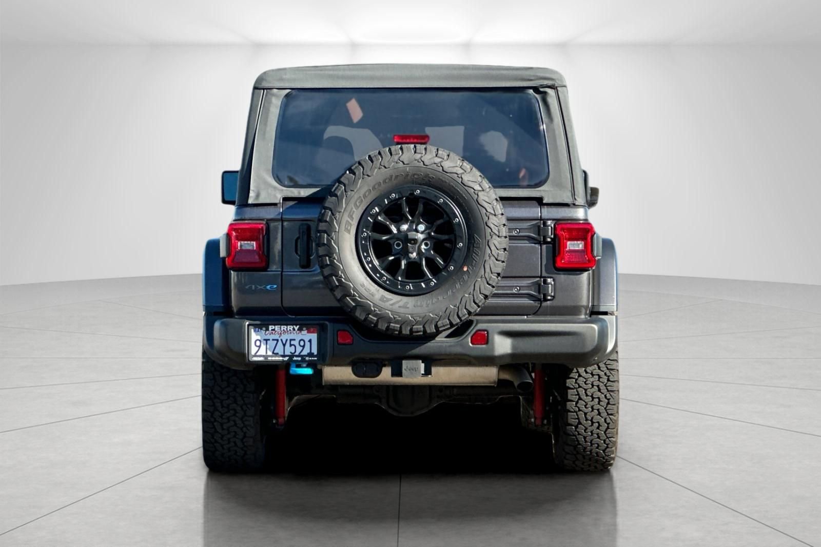 Used 2023 Jeep Wrangler Unlimited Rubicon 4xe AWD/4WD image 4