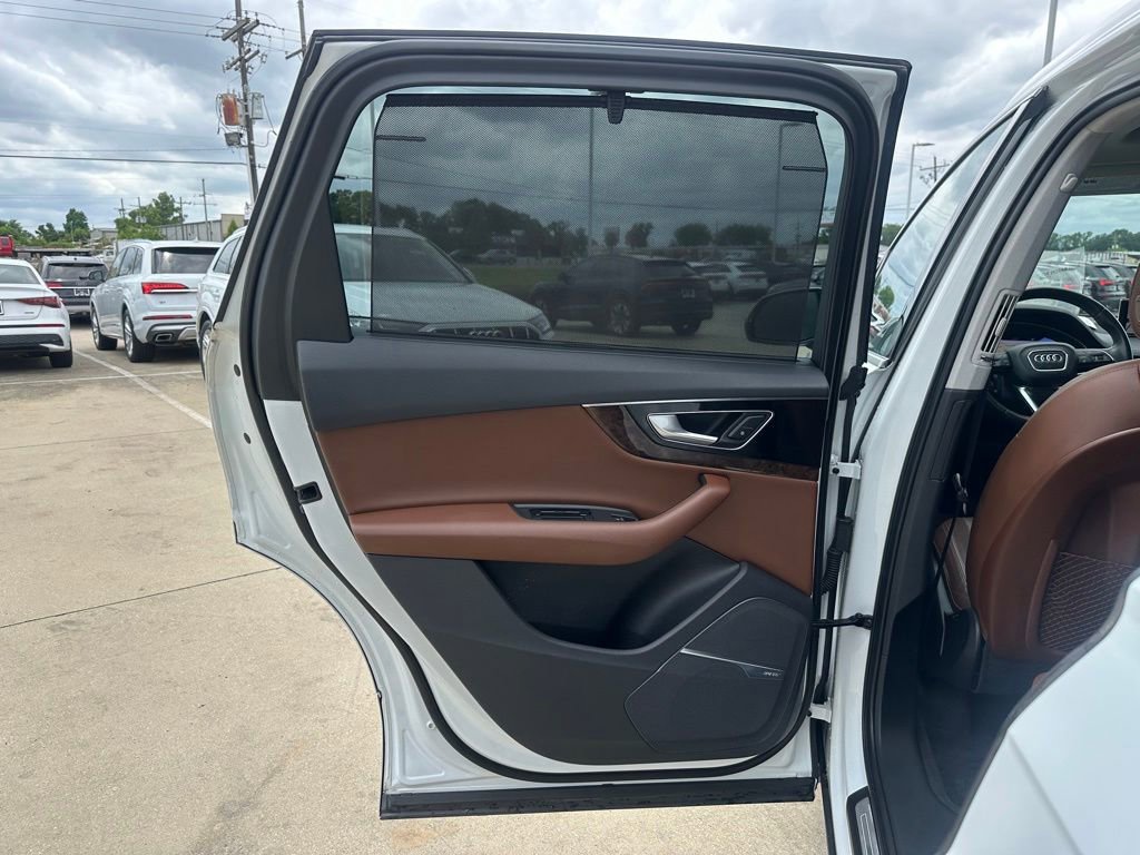 Used 2018 Audi Q7 3.0T Prestige w/ Prestige Package AWD/4WD image 26