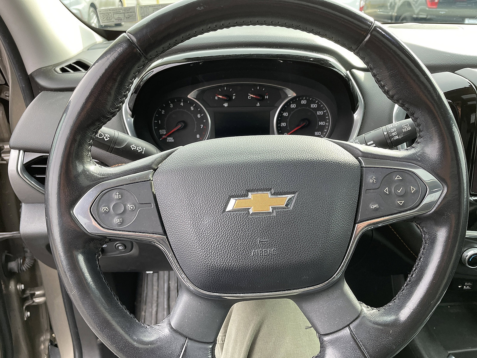 Used 2020 Chevrolet Traverse LT w/ LT Premium Package image 4