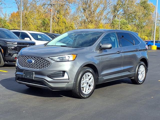 Used 2023 Ford Edge SEL image 1