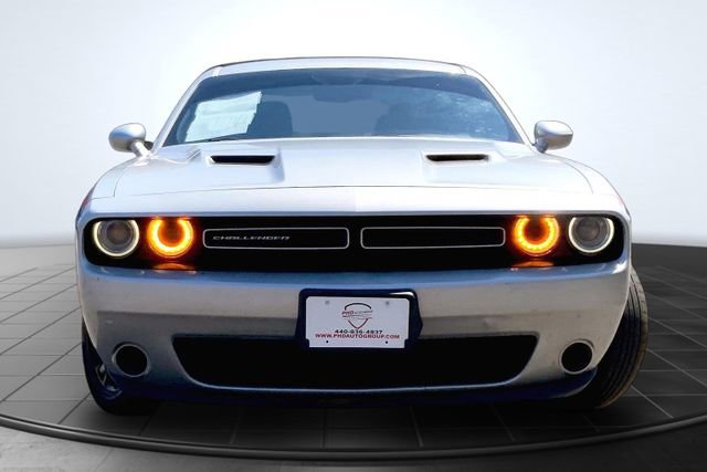 Used 2020 Dodge Challenger SXT RWD image 3