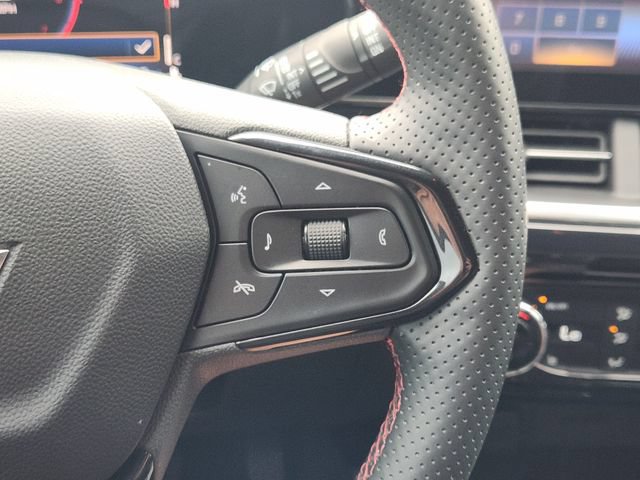 Used 2025 Chevrolet Trax RS w/ Driver Confidence Package FWD image 29