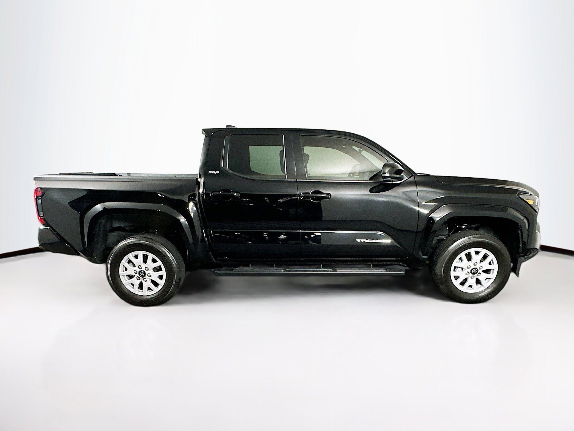 Used 2025 Toyota Tacoma SR5 RWD image 10