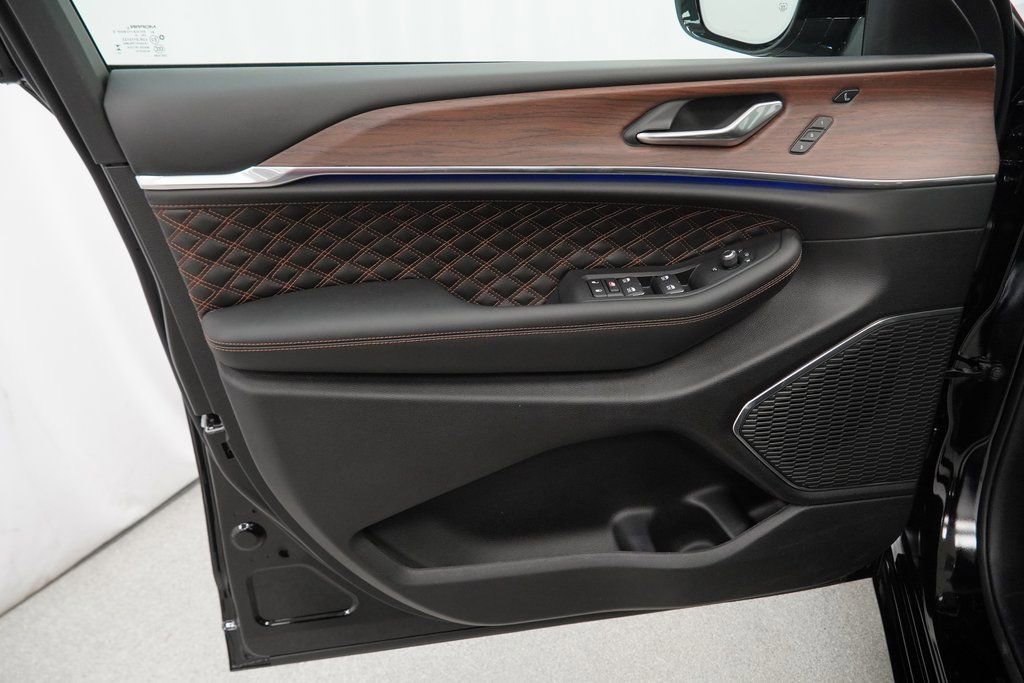 New 2025 Jeep Grand Cherokee L Summit w/ Obsidian Package image 29