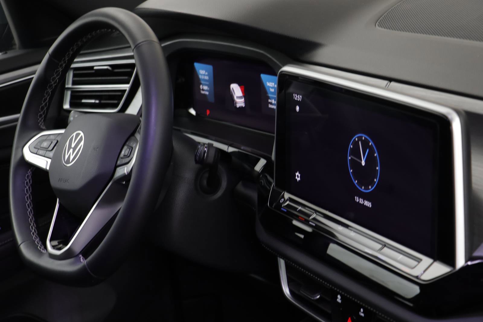 Used 2024 Volkswagen Atlas Cross Sport SE image 19