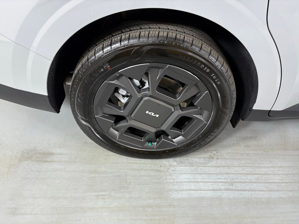 New 2026 Kia Carnival EX image 11