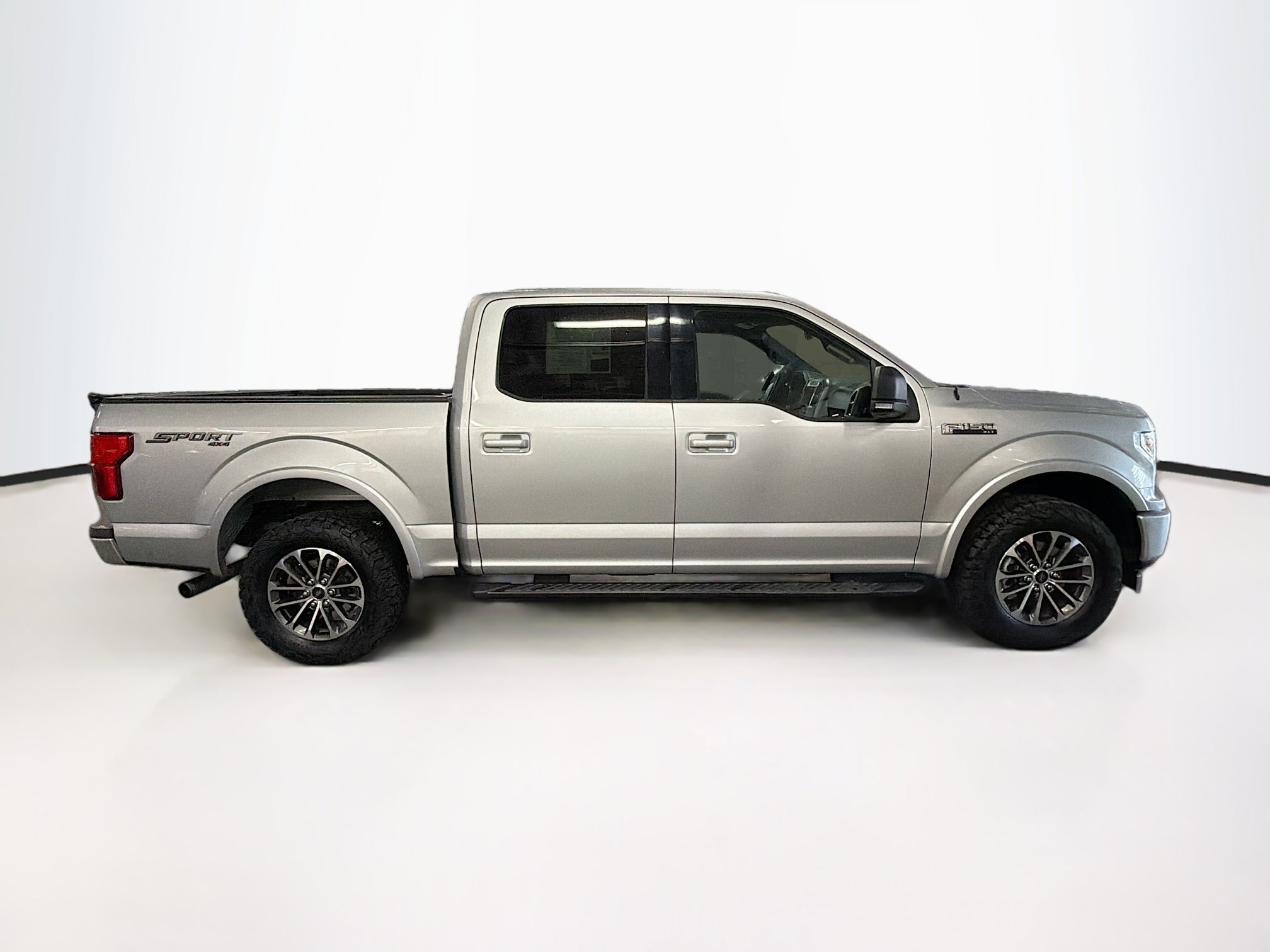 Used 2019 Ford F150 XLT w/ Equipment Group 302A Luxury AWD/4WD image 10