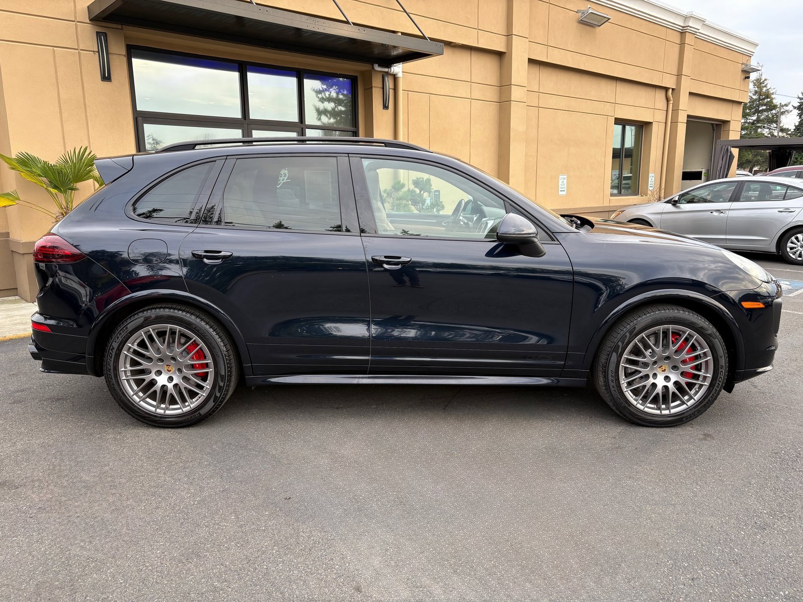Used 2016 Porsche Cayenne GTS image 11