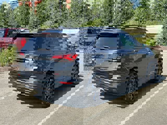 Used 2022 Chevrolet Equinox RS w/ Infotainment Package image 33