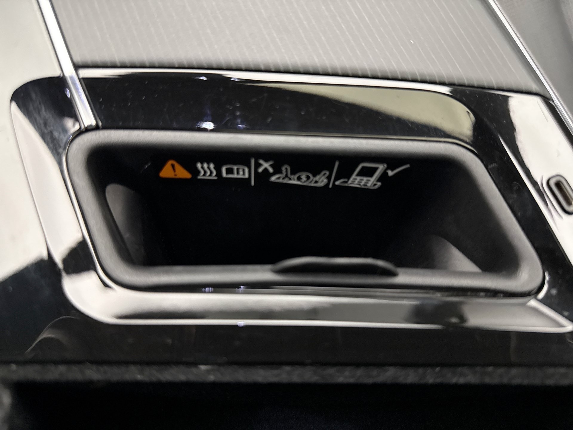 Used 2024 Cadillac Lyriq Sport AWD/4WD image 16
