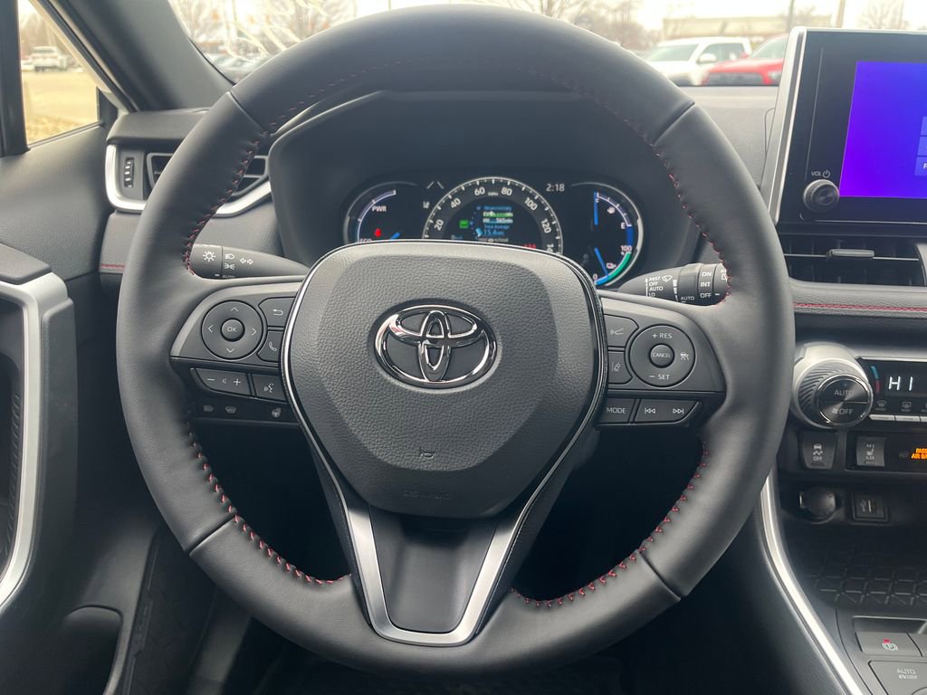 New 2025 Toyota RAV4 SE image 15