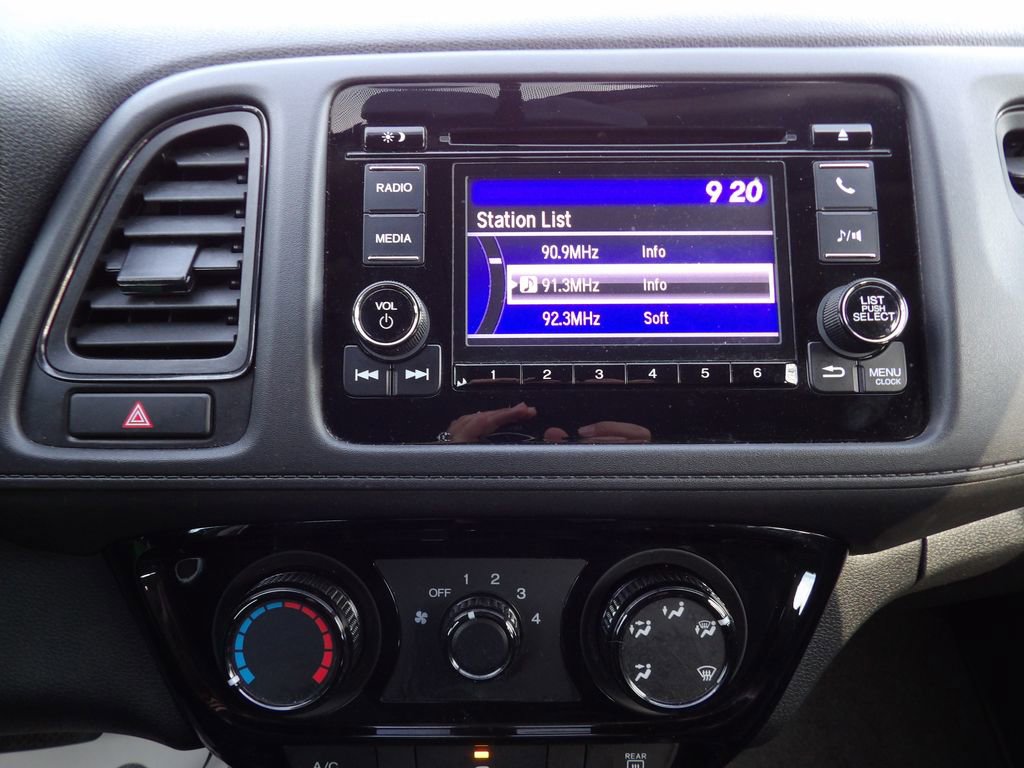 Used 2021 Honda HR-V LX image 17