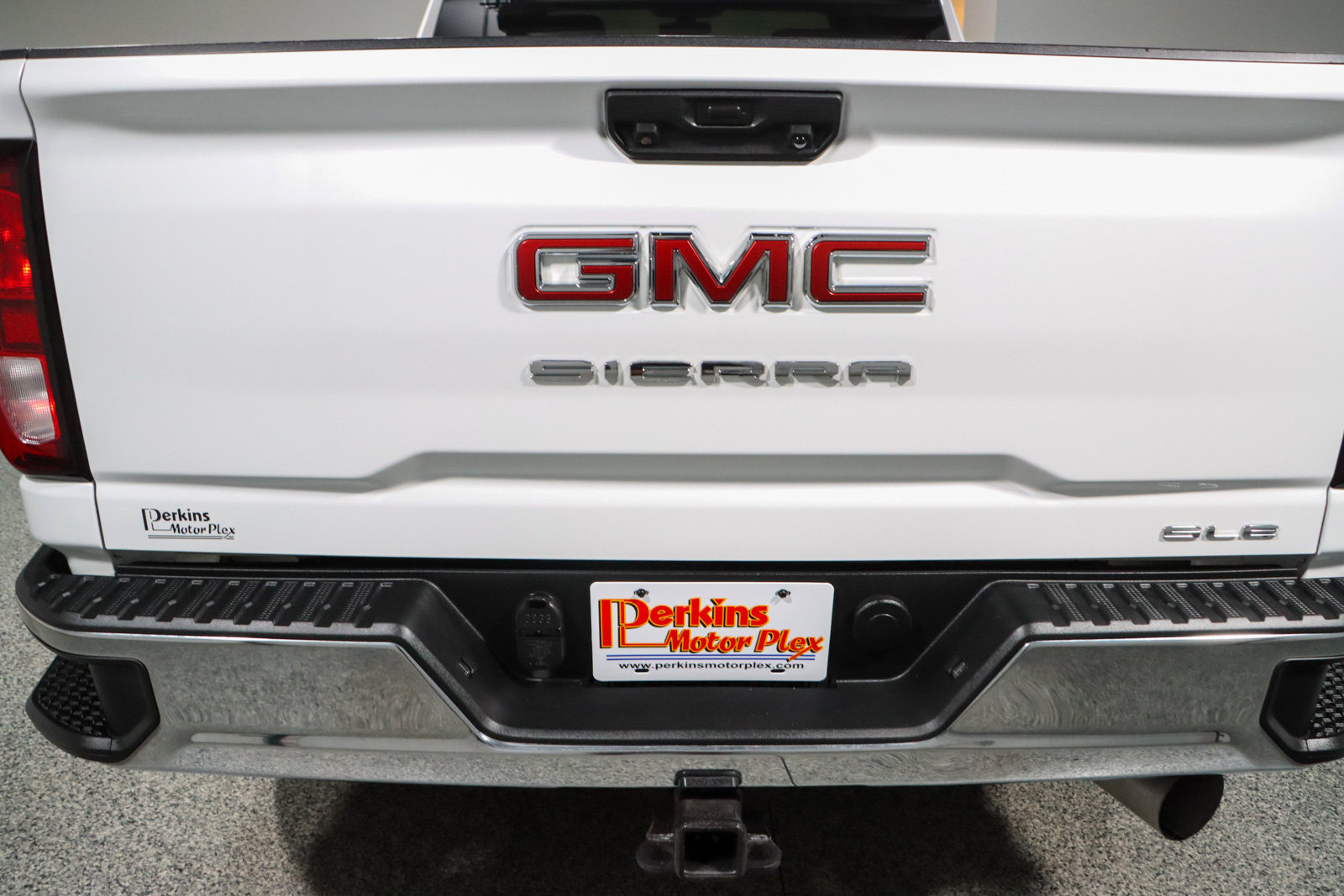 Used 2021 GMC Sierra 2500 SLE w/ SLE Value Package; AWD/4WD image 8