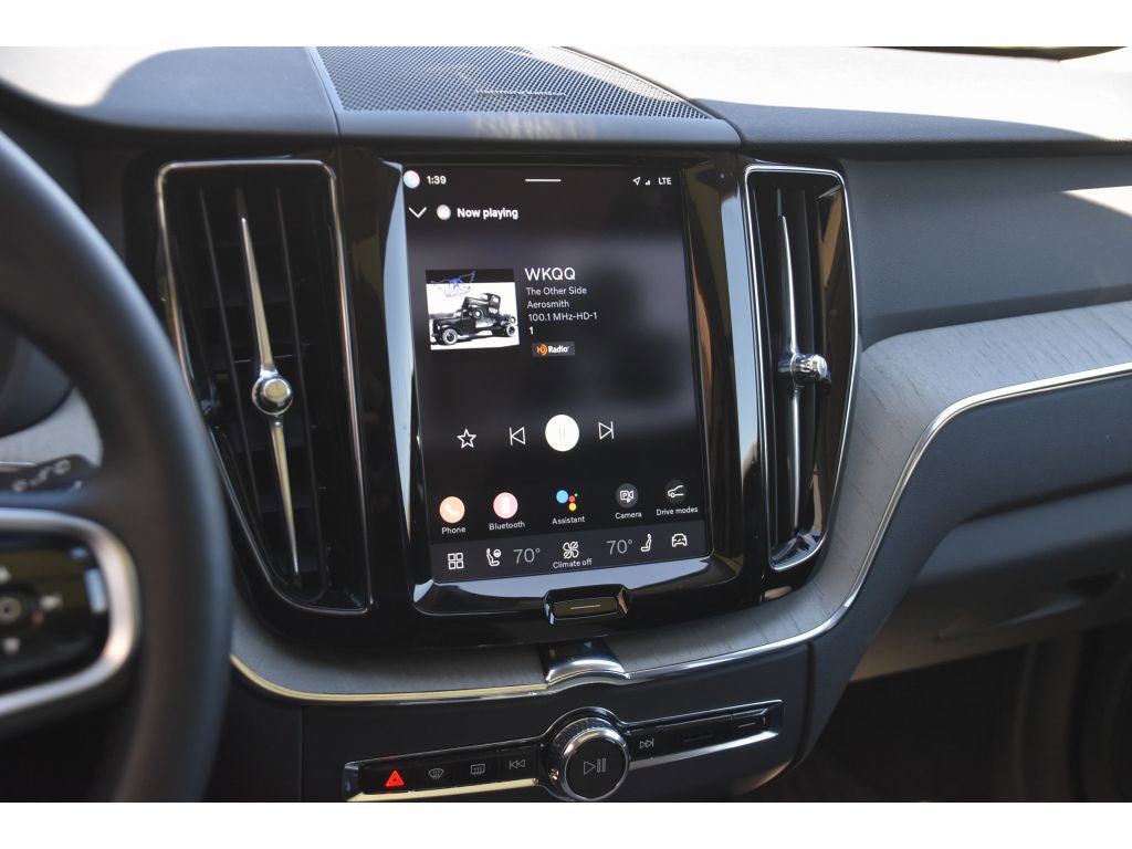 Certified 2025 Volvo XC60 B5 Plus w/ Protection Package Premier image 20