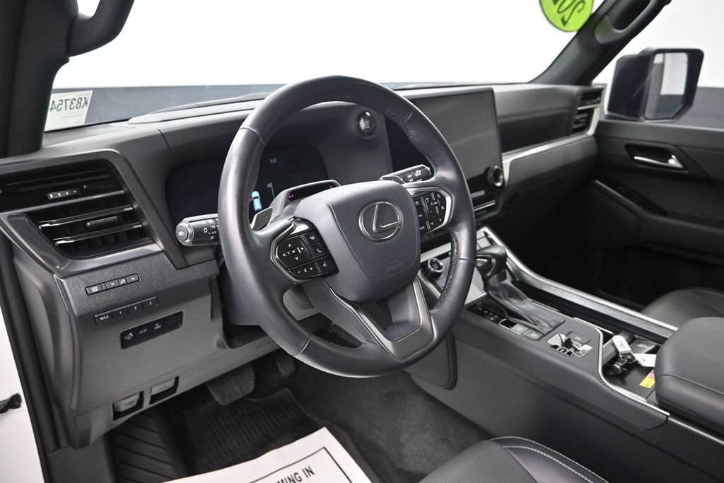 Used 2024 Lexus GX 550 w/ Accessory Package (31) AWD/4WD image 14