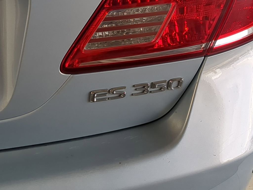 Used 2011 Lexus ES 350 FWD image 16