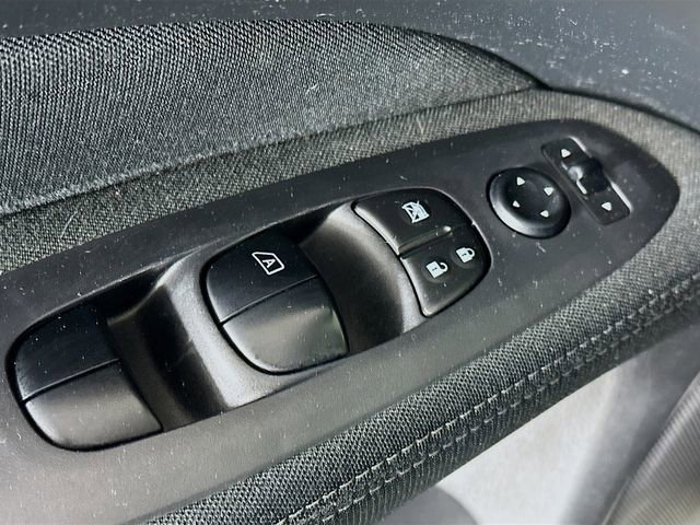 Used 2017 Nissan Pathfinder S image 18