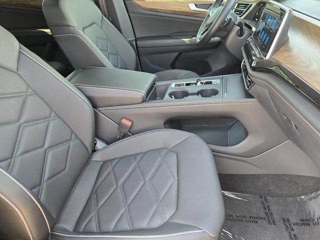 Used 2025 Volkswagen Atlas SE FWD image 13
