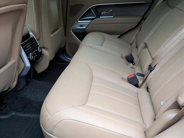 New 2026 Land Rover Range Rover SE image 17