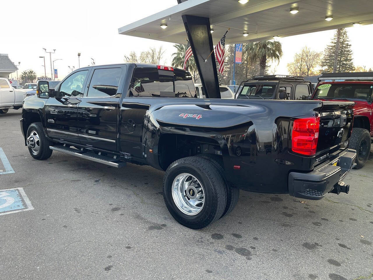 Used 2017 Chevrolet Silverado 3500 High Country w/ Duramax Plus Package image 3