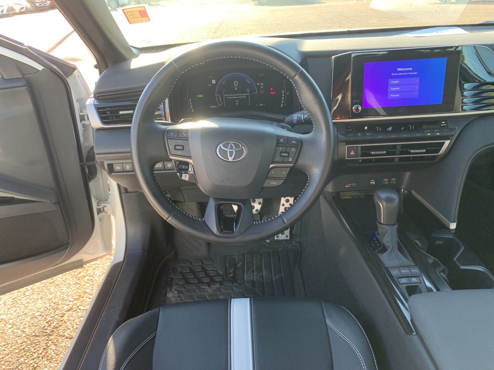 Used 2025 Toyota Camry SE w/ Convenience Package FWD image 18