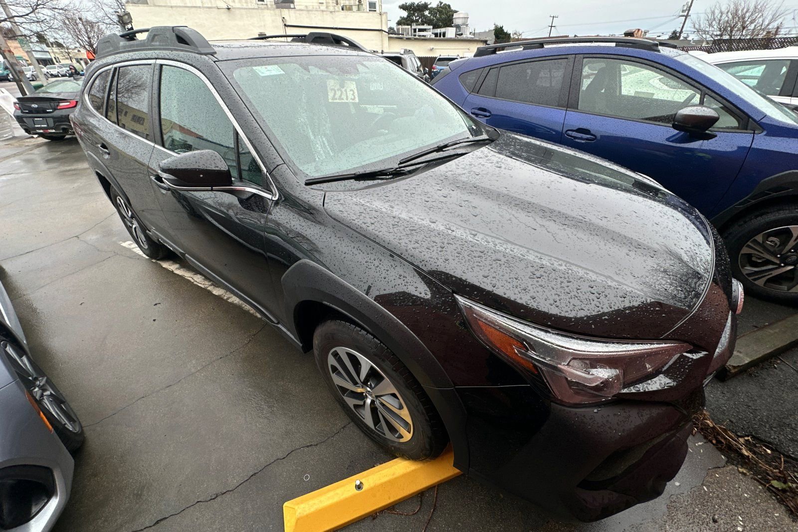 Used 2025 Subaru Outback Premium image 2