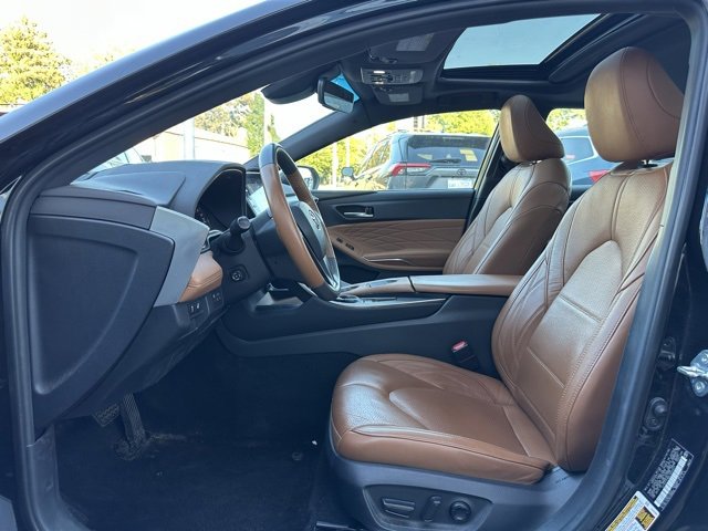 Used 2020 Toyota Avalon Limited image 10