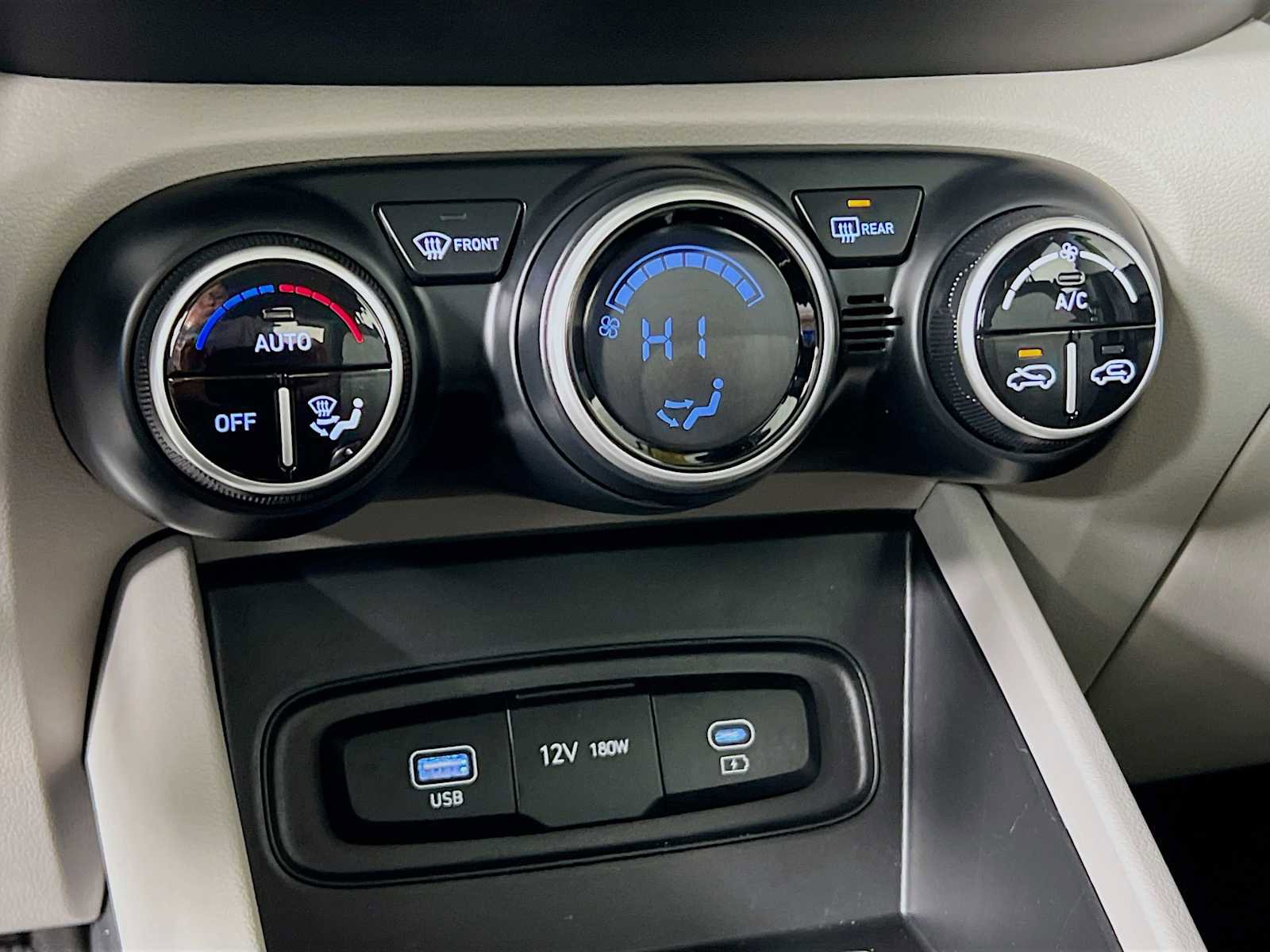 Certified 2023 Hyundai Venue SEL w/ Cargo Package image 15