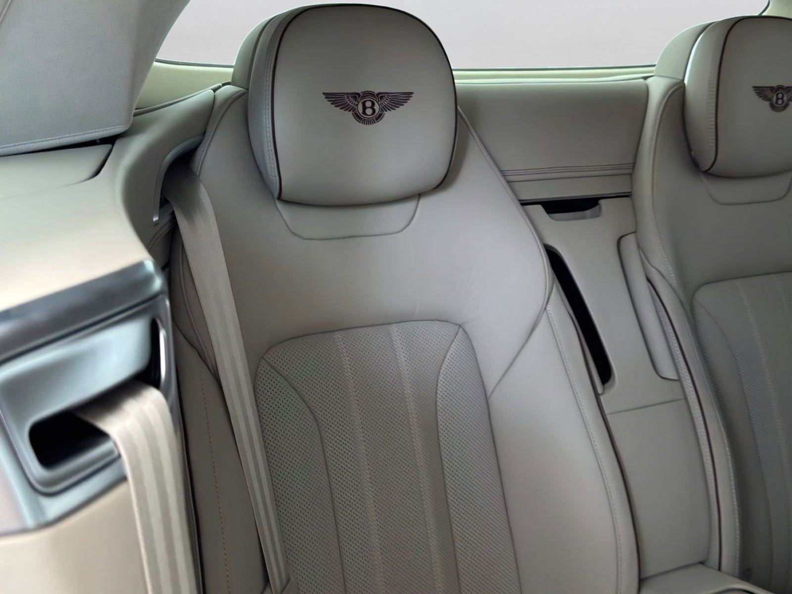 Used 2024 Bentley Continental GT AWD/4WD image 37