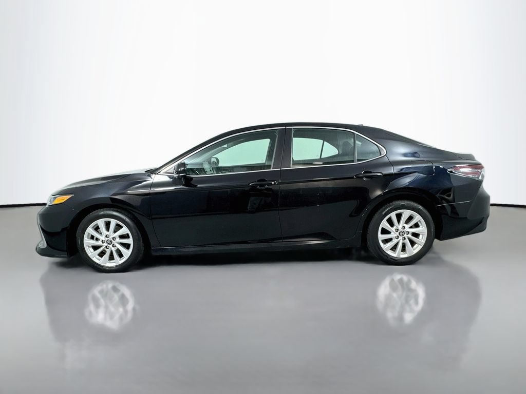 Used 2023 Toyota Camry LE FWD image 7