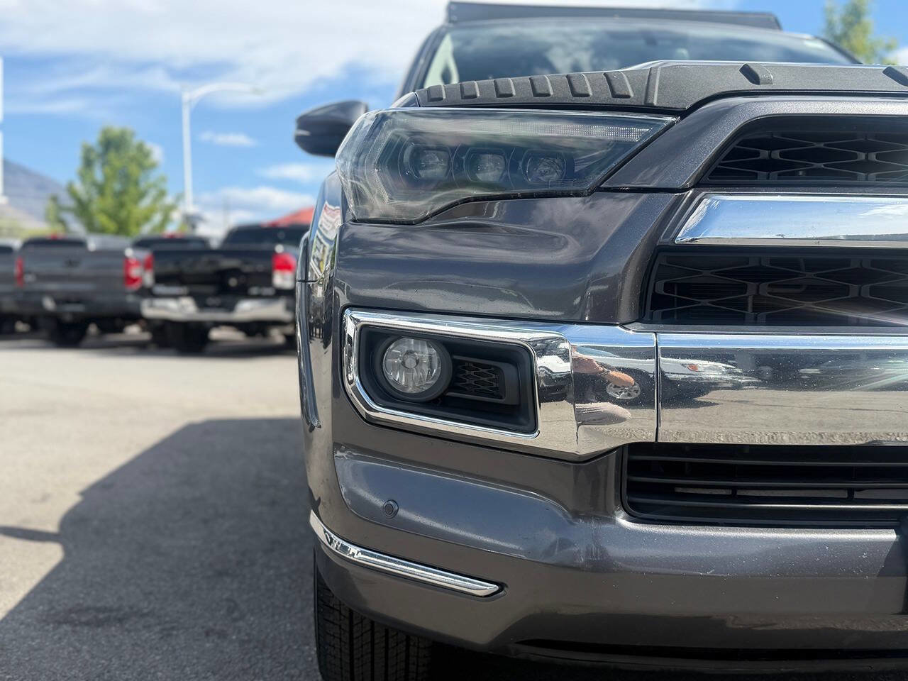 Used 2018 Toyota 4Runner Limited AWD/4WD image 99