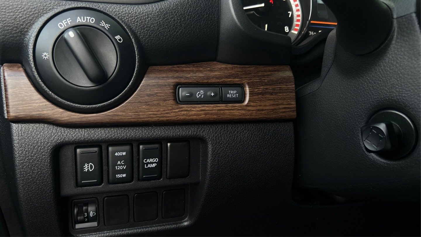 Used 2019 Nissan Titan Platinum Reserve image 37