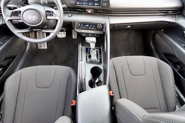 Certified 2026 Hyundai Elantra Sport image 19