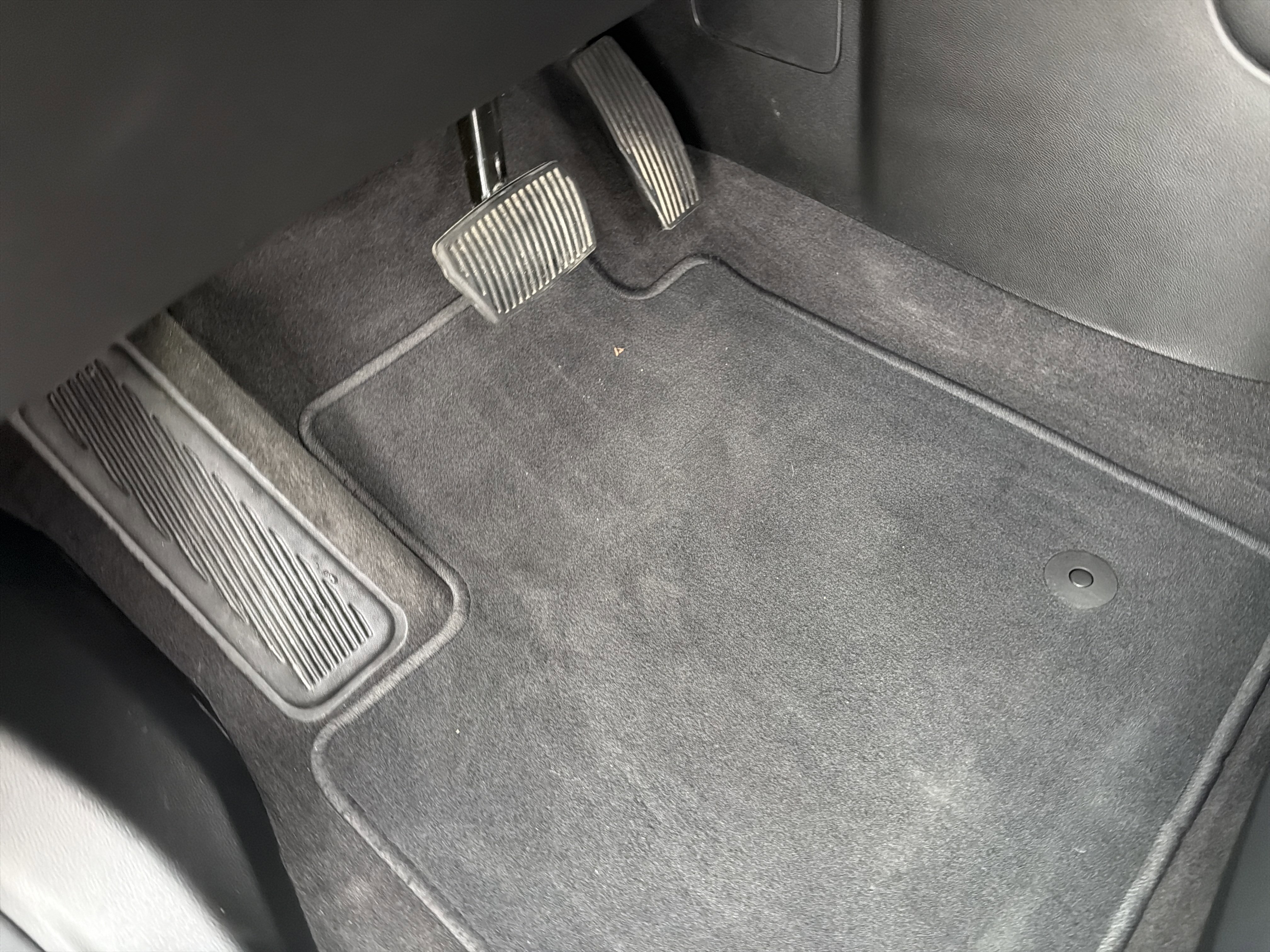 Used 2023 Cadillac XT4 Premium Luxury w/ Cold Weather Package image 17