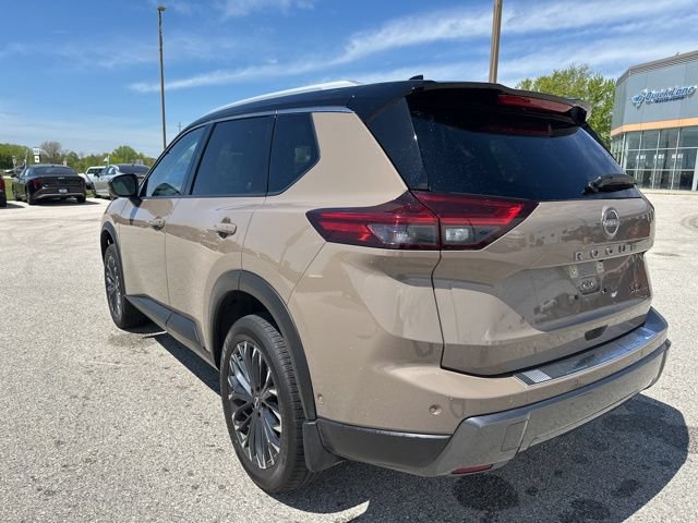Used 2025 Nissan Rogue SL w/ Tech Package AWD/4WD image 5