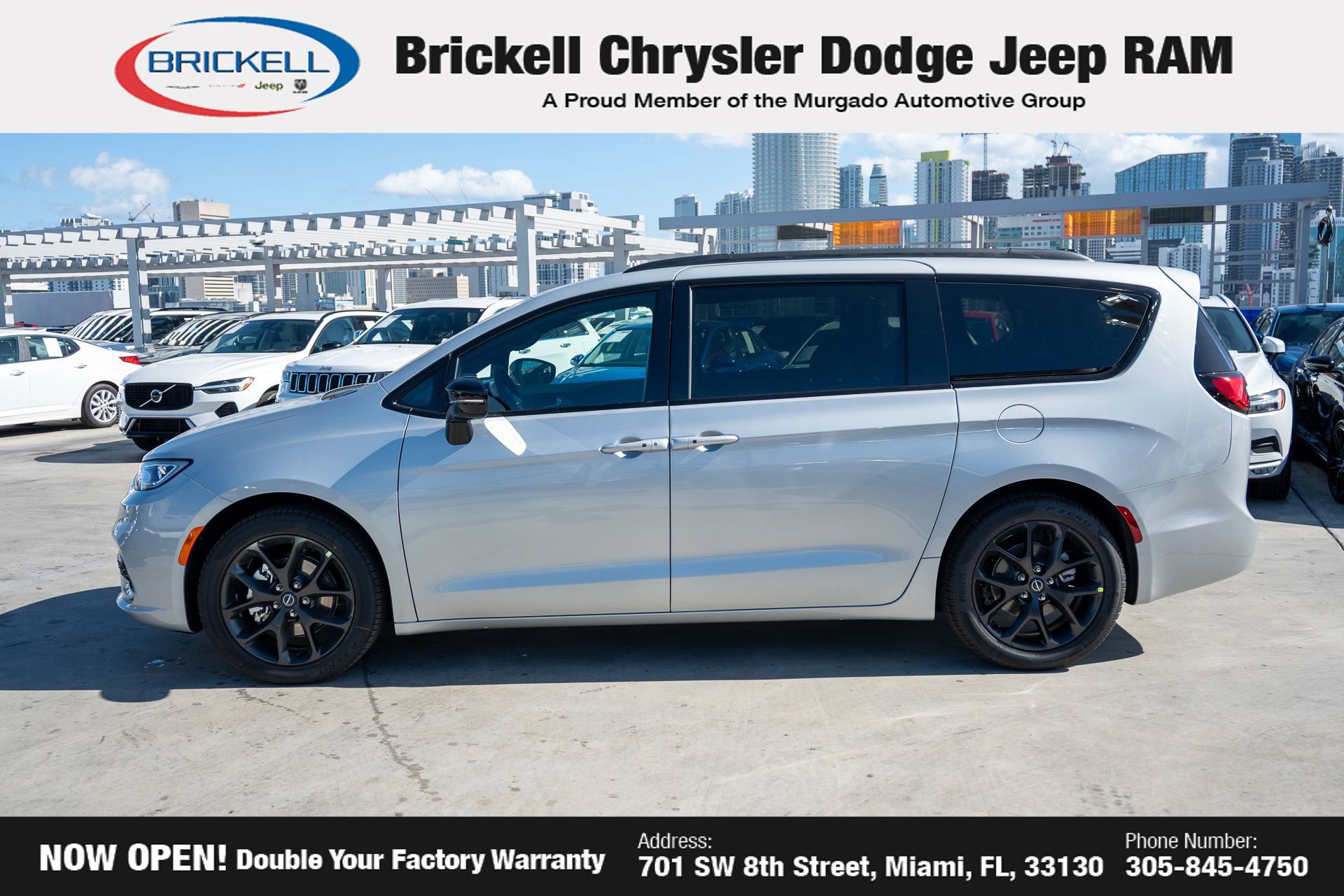 New 2026 Chrysler Pacifica Select image 8