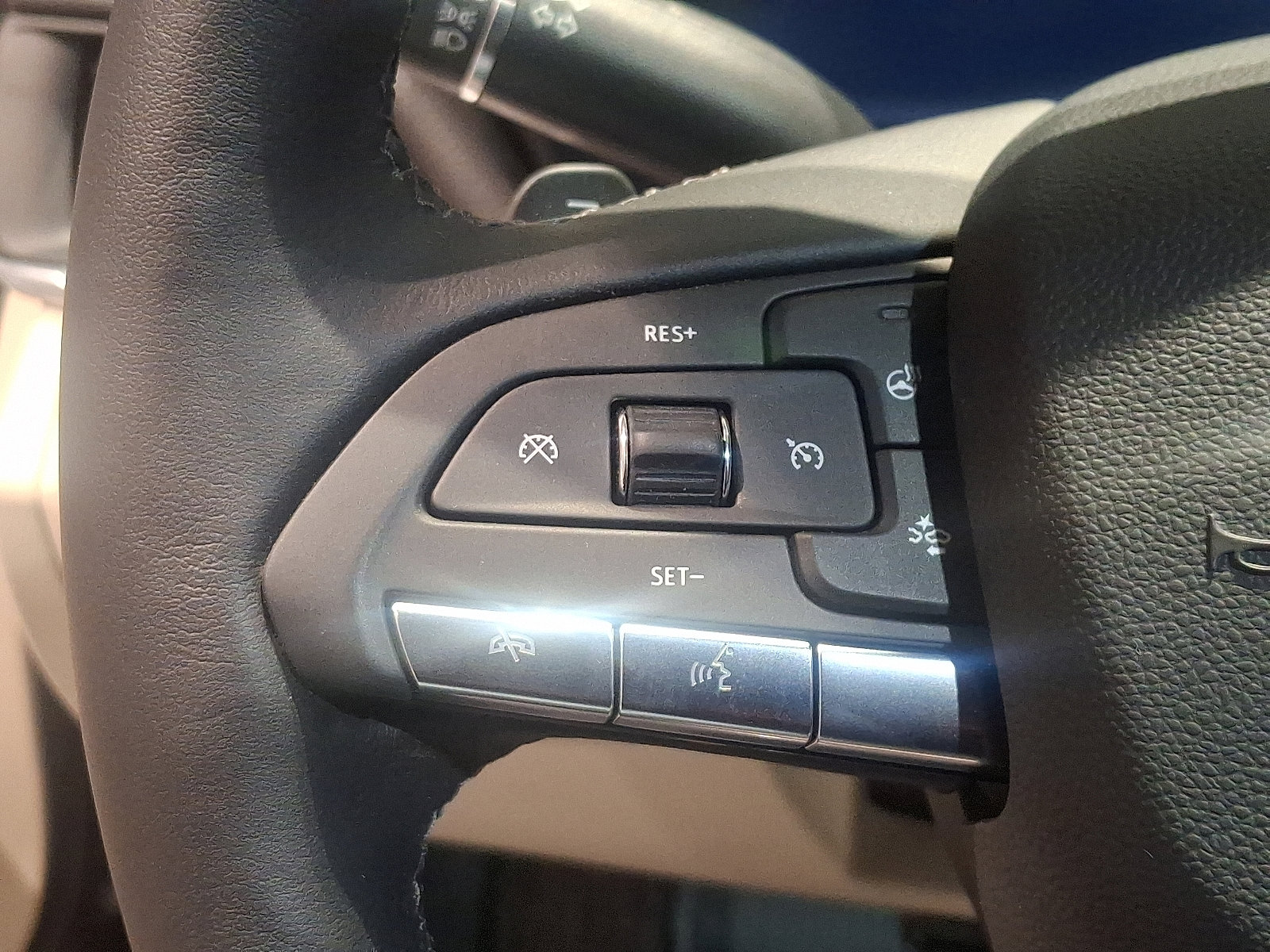 Used 2025 Cadillac CT4 Premium Luxury image 21