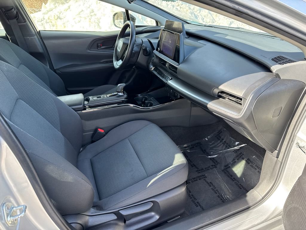 Used 2024 Toyota Prius LE image 8