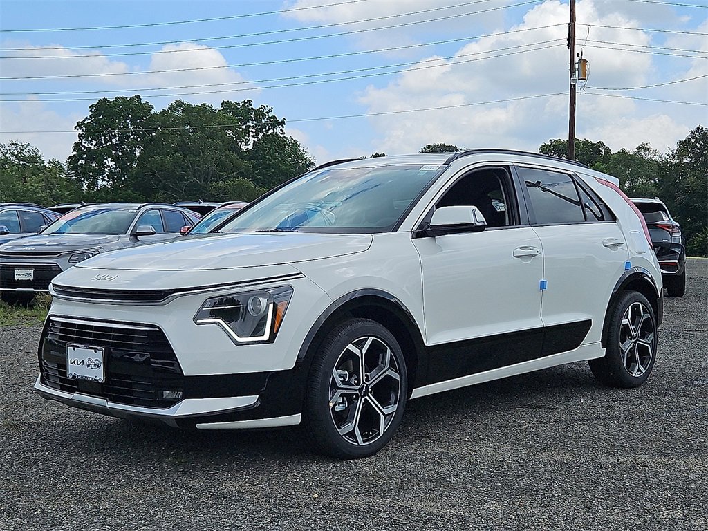 New 2025 Kia Niro EX Touring image 3