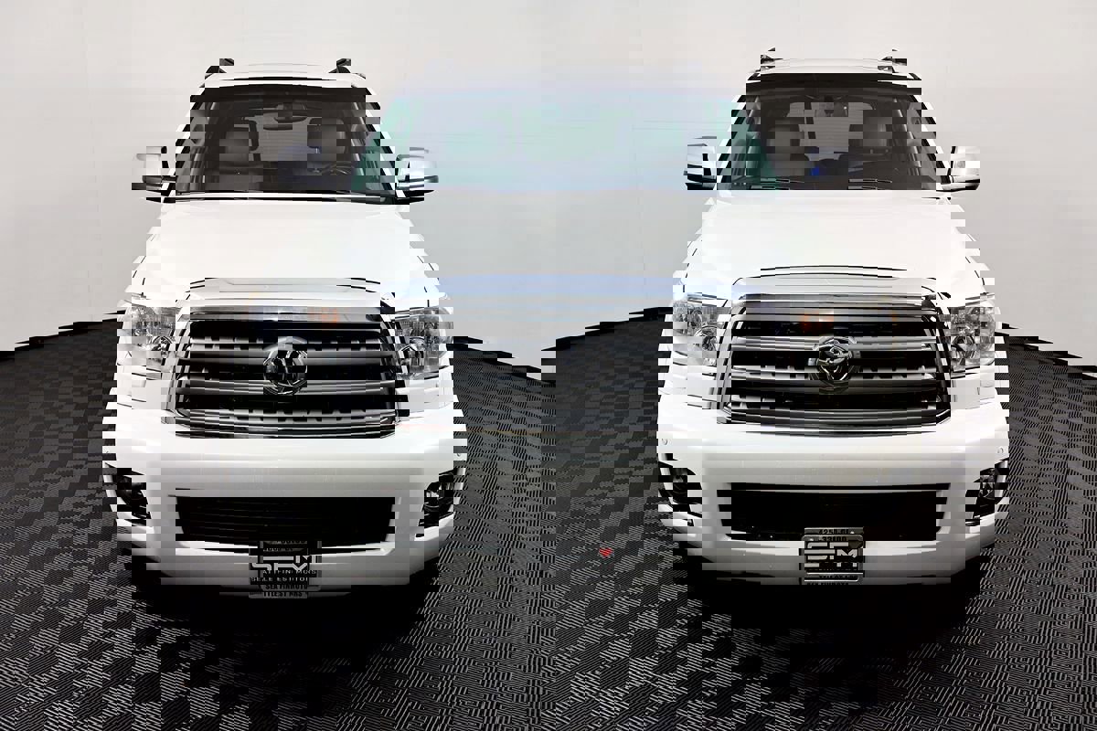 Used 2010 Toyota Sequoia Platinum image 3