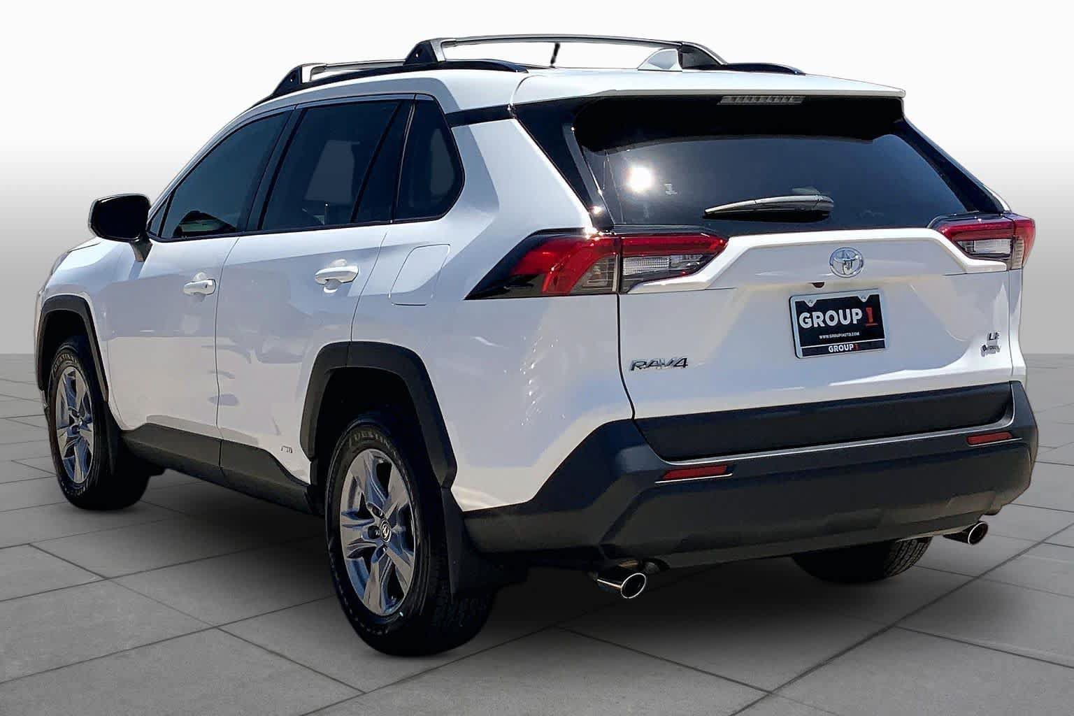 Used 2025 Toyota RAV4 LE AWD/4WD image 12