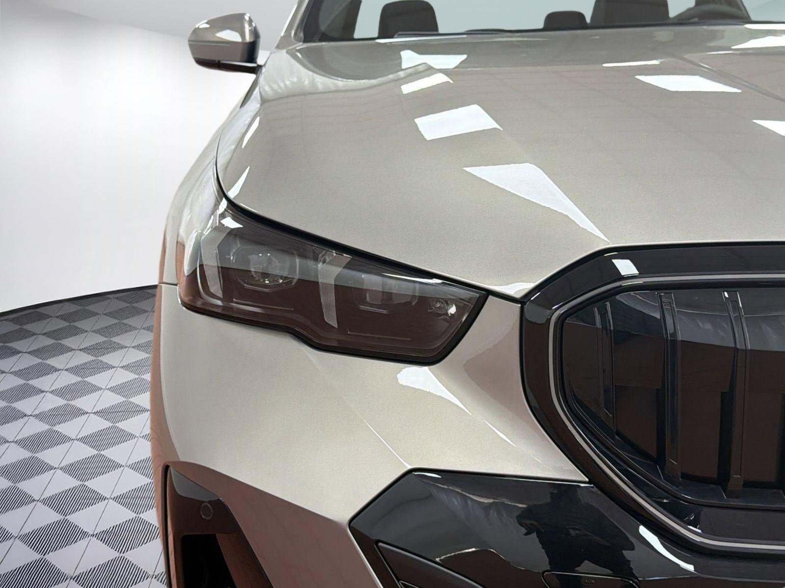 New 2026 BMW 530i xDrive w/ M Sport Package AWD/4WD image 10