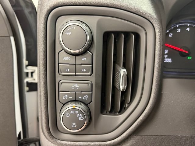 Certified 2025 Chevrolet Silverado 1500 Custom Trail Boss w/ Dark Appearance Package AWD/4WD image 15