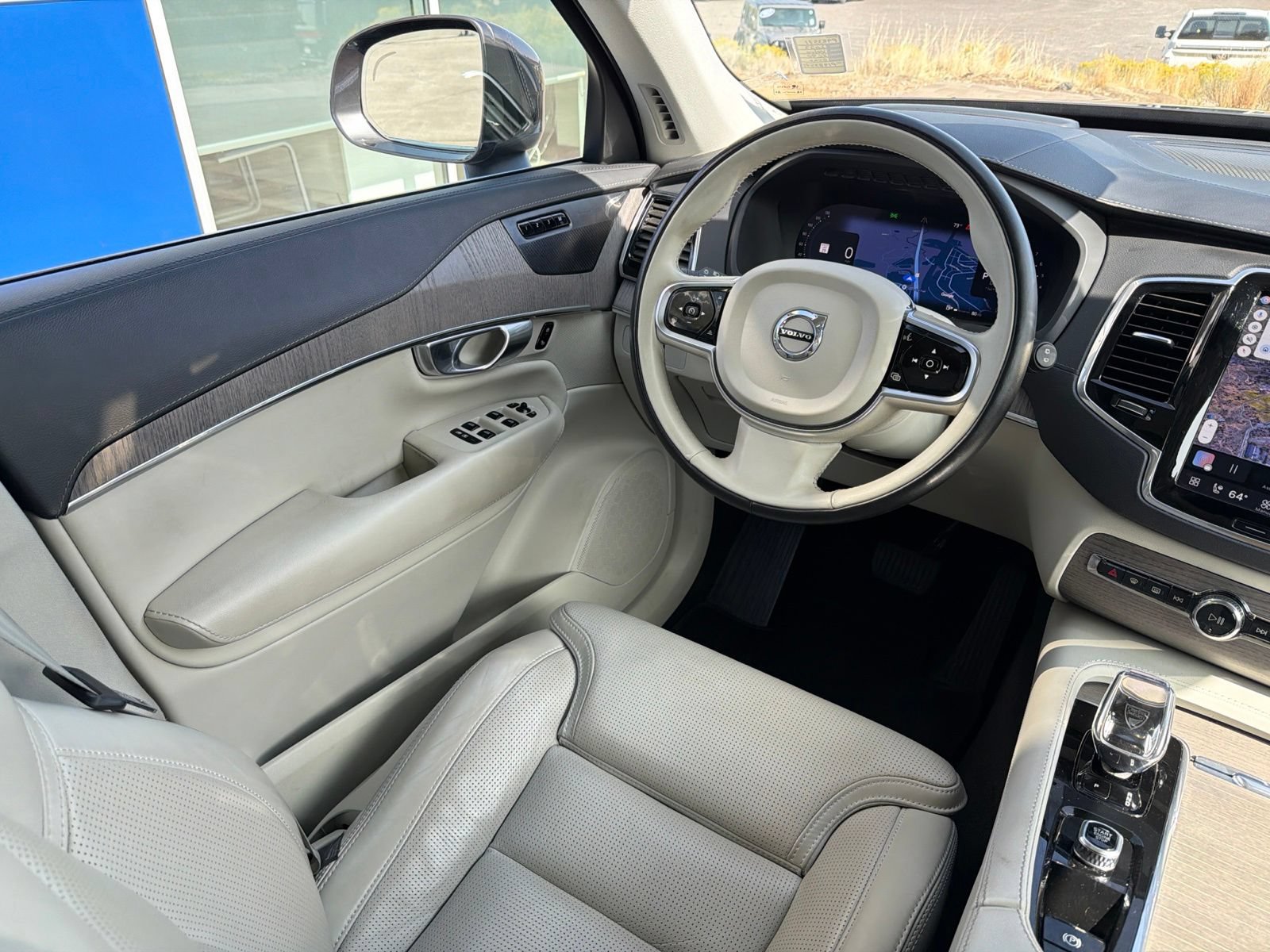 Used 2023 Volvo XC90 B6 Ultimate w/ Protection Package Premier AWD/4WD image 12