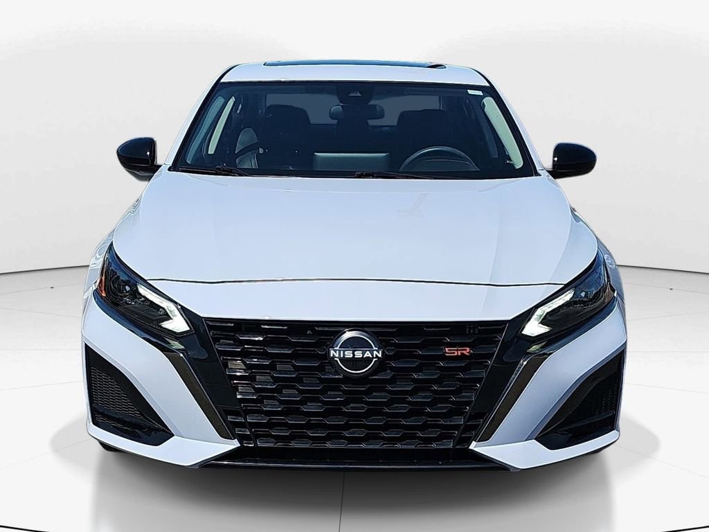 Used 2024 Nissan Altima 2.5 SR w/ SR Premium Package image 11