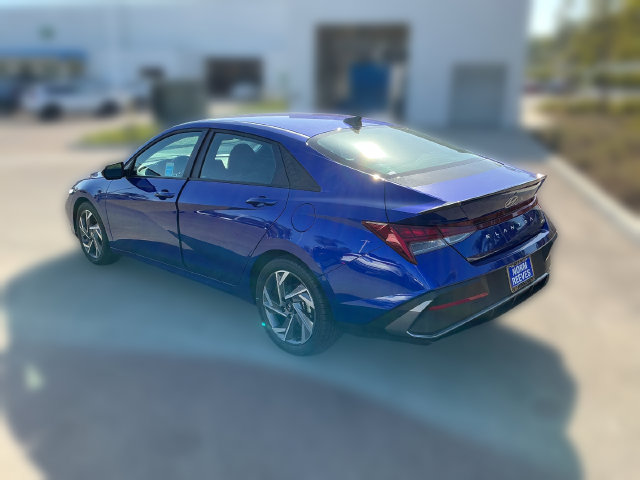 Used 2025 Hyundai Elantra SEL FWD image 3