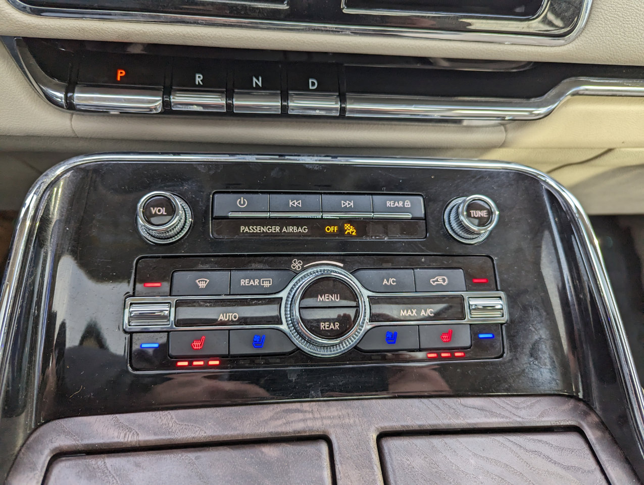 Used 2020 Lincoln Navigator L Reserve w/ Equipment Group 201A Reserve image 21