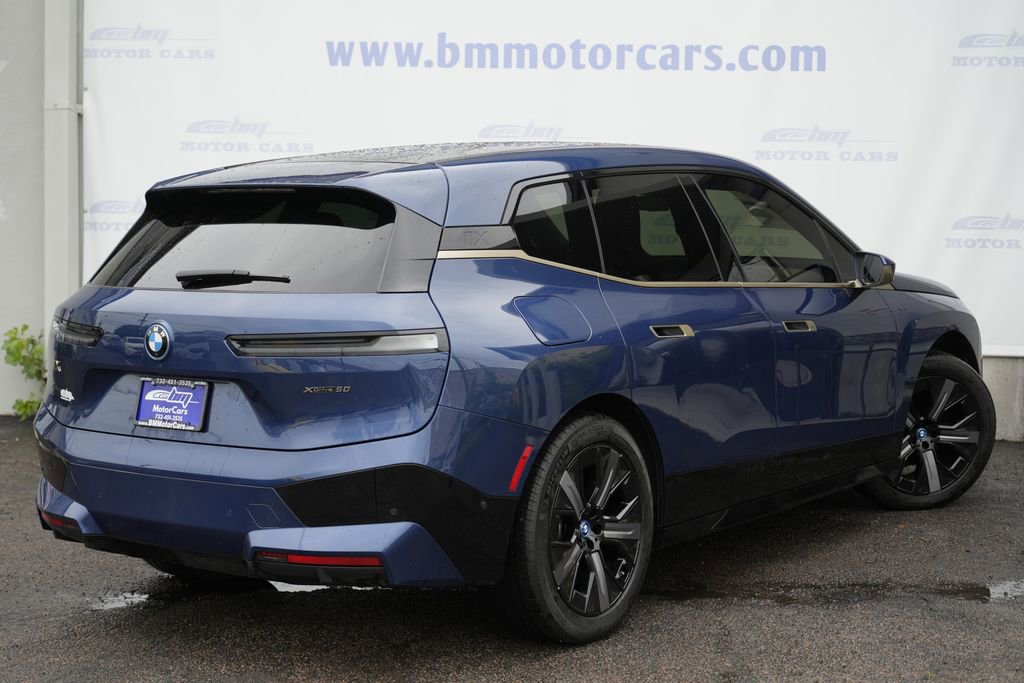 Used 2023 BMW iX xDrive50 w/ Premium Package AWD/4WD image 3